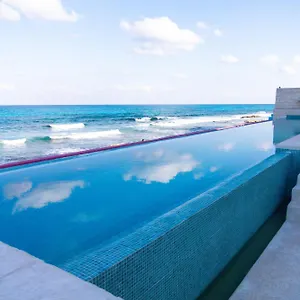 https://ocean-drive-hotel.quintano-roohotels.com