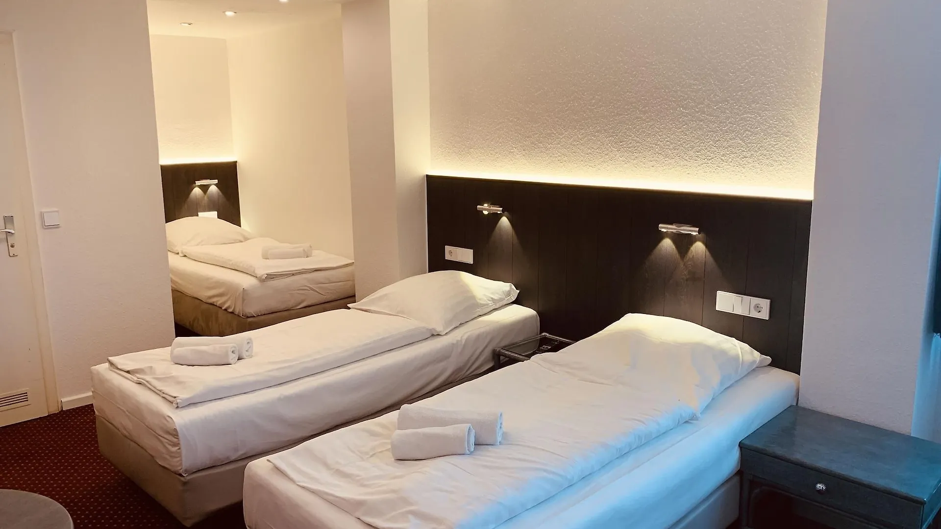 Hotel Kunibert Der Fiese Köln 3*,  Almanya